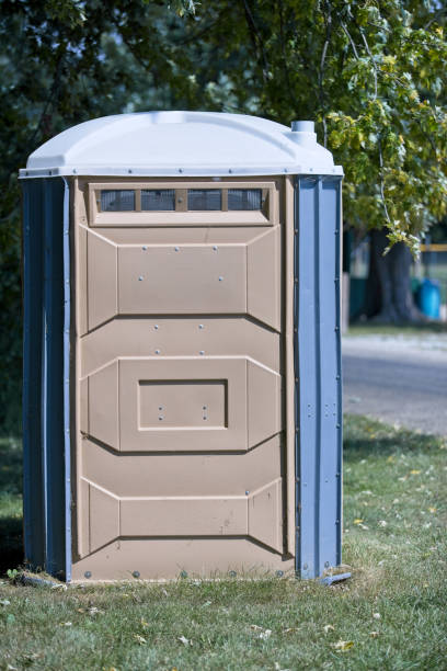 Best Construction site porta potty rental  in Canadian Lakes, MI